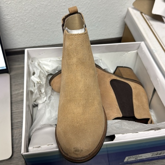 White Mountain Destiny Chelsea Chestnut Ankle Boots - Picture 4 of 6